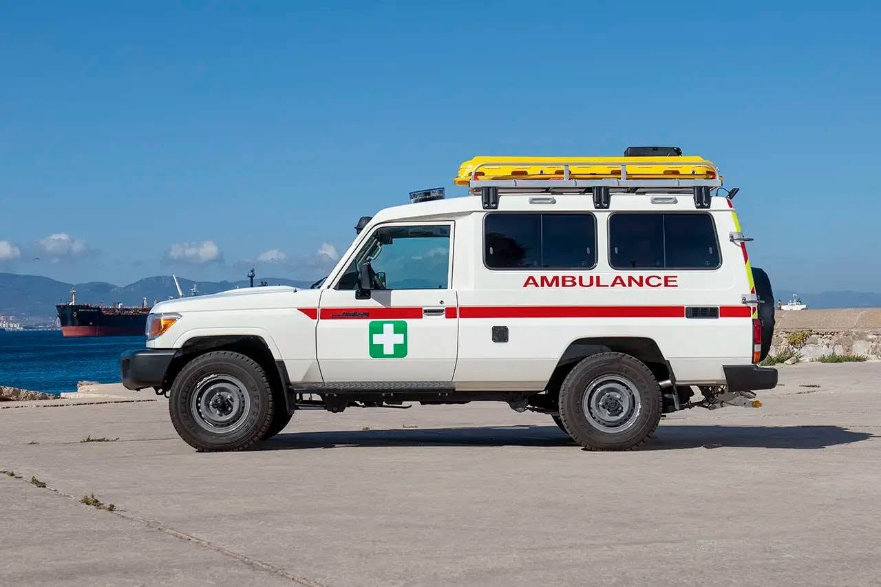 Toyota Land Cruiser 78 ambulance — side profile view